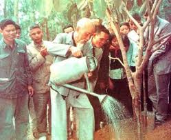 phan-tich-cau-mua-xuan-la-tet-truong-cay-cua-bac-ho