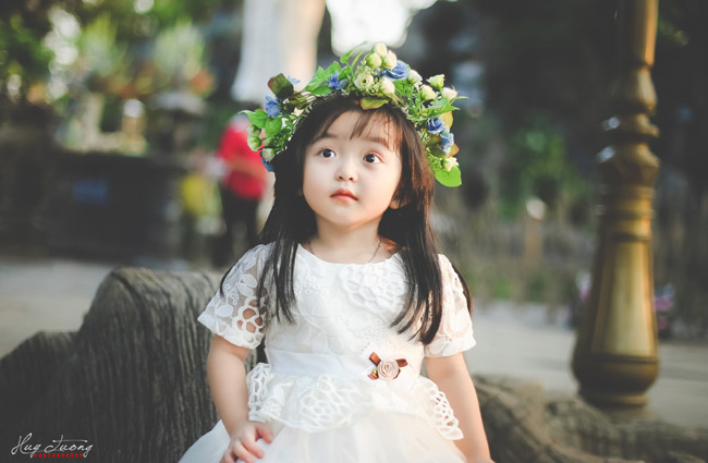 tả em bé dễ thương